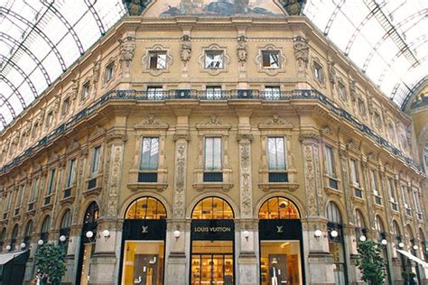 louis vuitton storia in francese|buying Louis Vuitton in milan.